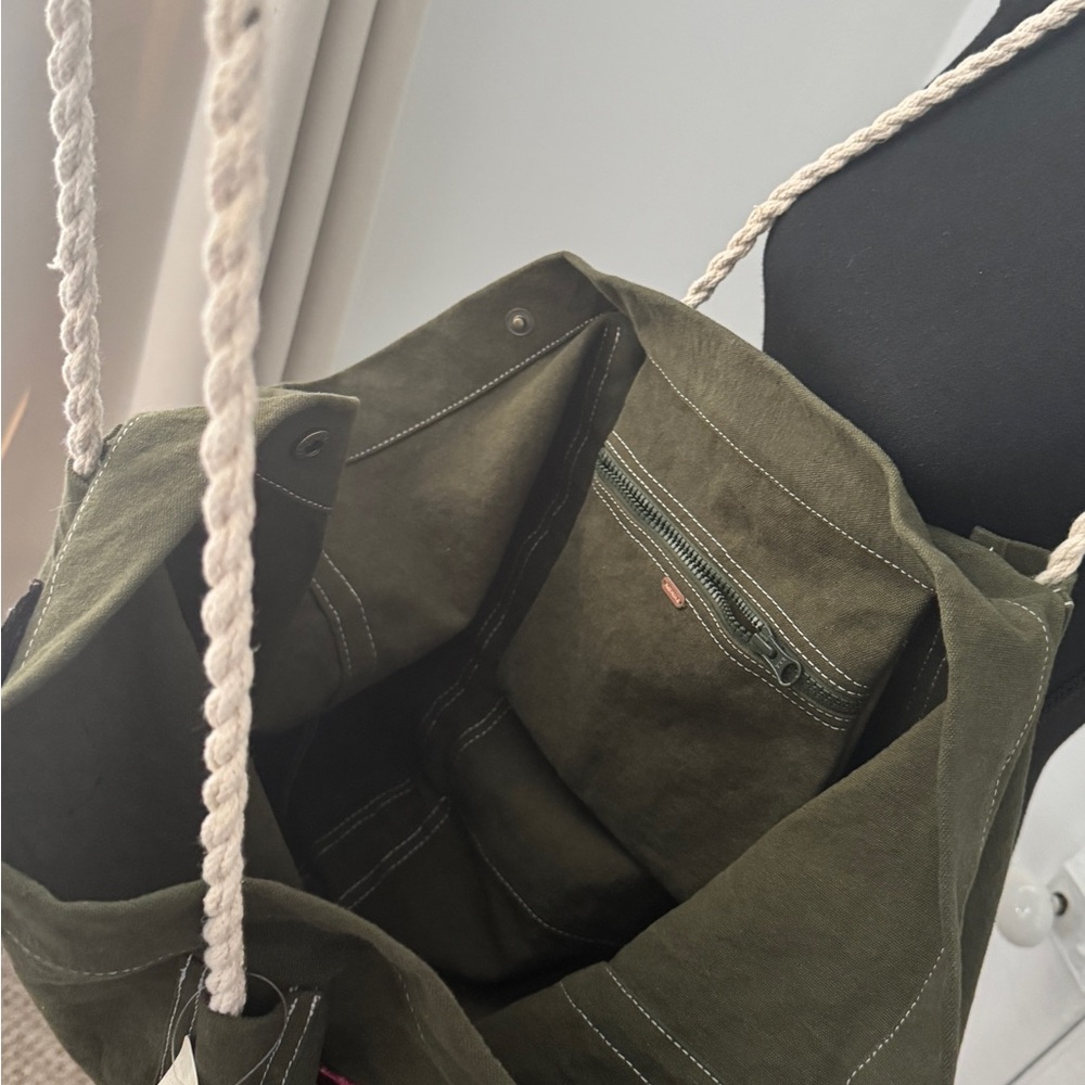 Been There Badge Tote Bag Free People NWT - Picture 10 of 11